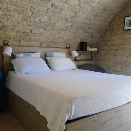 فندق مبيت وإفطار La Meridienne Des Collines La Motte-de-Galaure